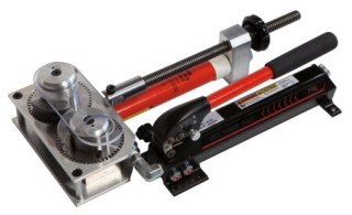 Rolka ręczna AE100 z adapterami lub szczękami