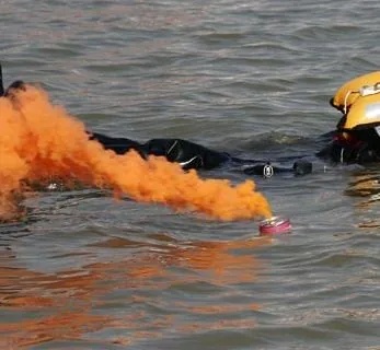 Pławka dymna pomarańczowa COMET