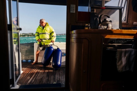 Odbijacz POLYFORM G-6 granatowy 762 x 267mm