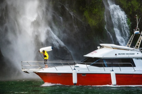 Odbijacz POLYFORM F-8 biały 1473 x 381 mm