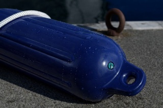 Odbijacz jachtowy Polyform Norway Typ G – niebieski