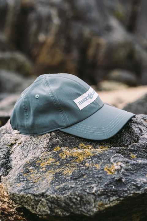 Henri Lloyd Padstow Cap Off White – czapka z daszkiem w stylu żeglarskim