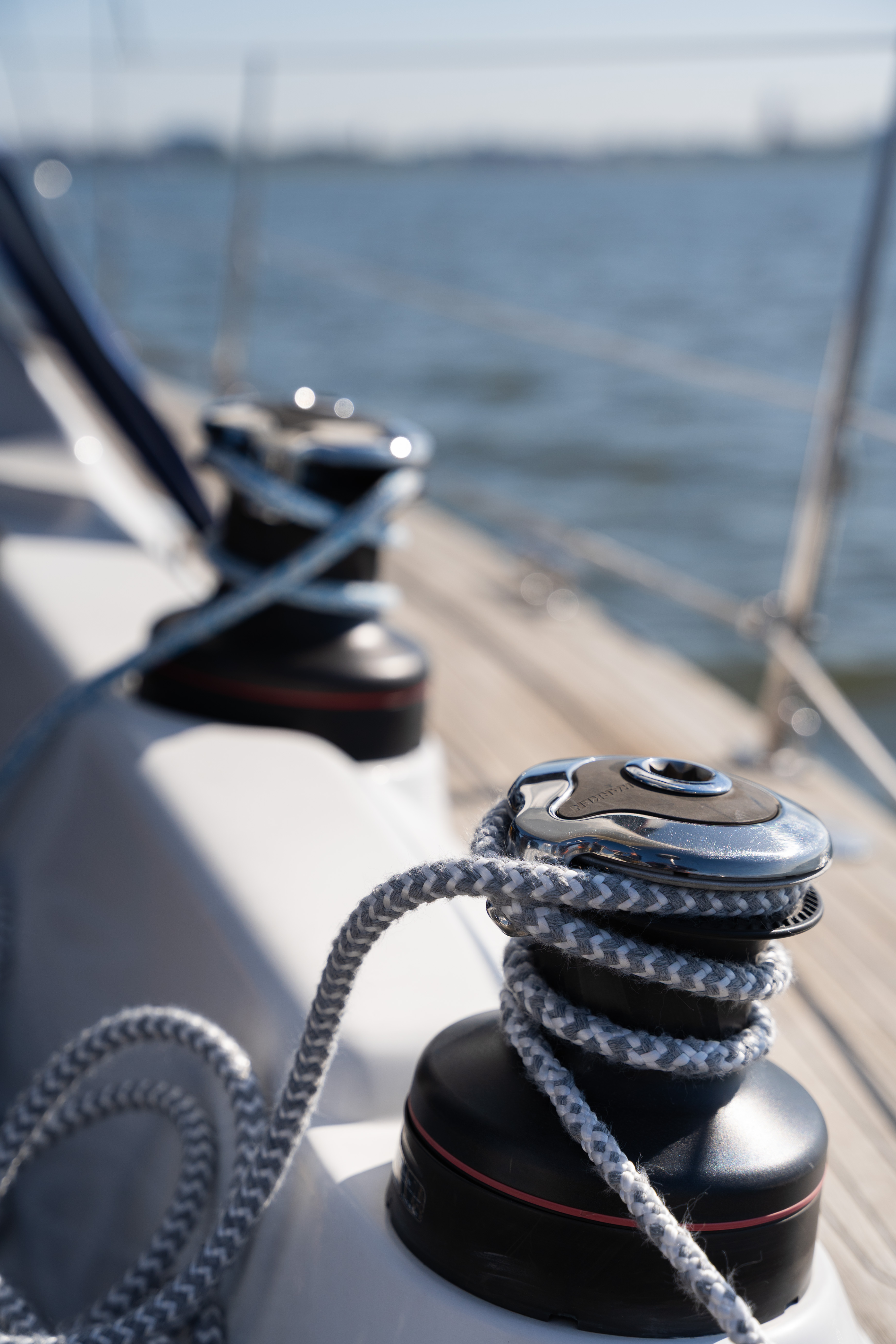 Dlaczego przed sezonem warto sprawdzić liny na jachcie? Poradnik dla żeglarzy turystycznych i regatowych